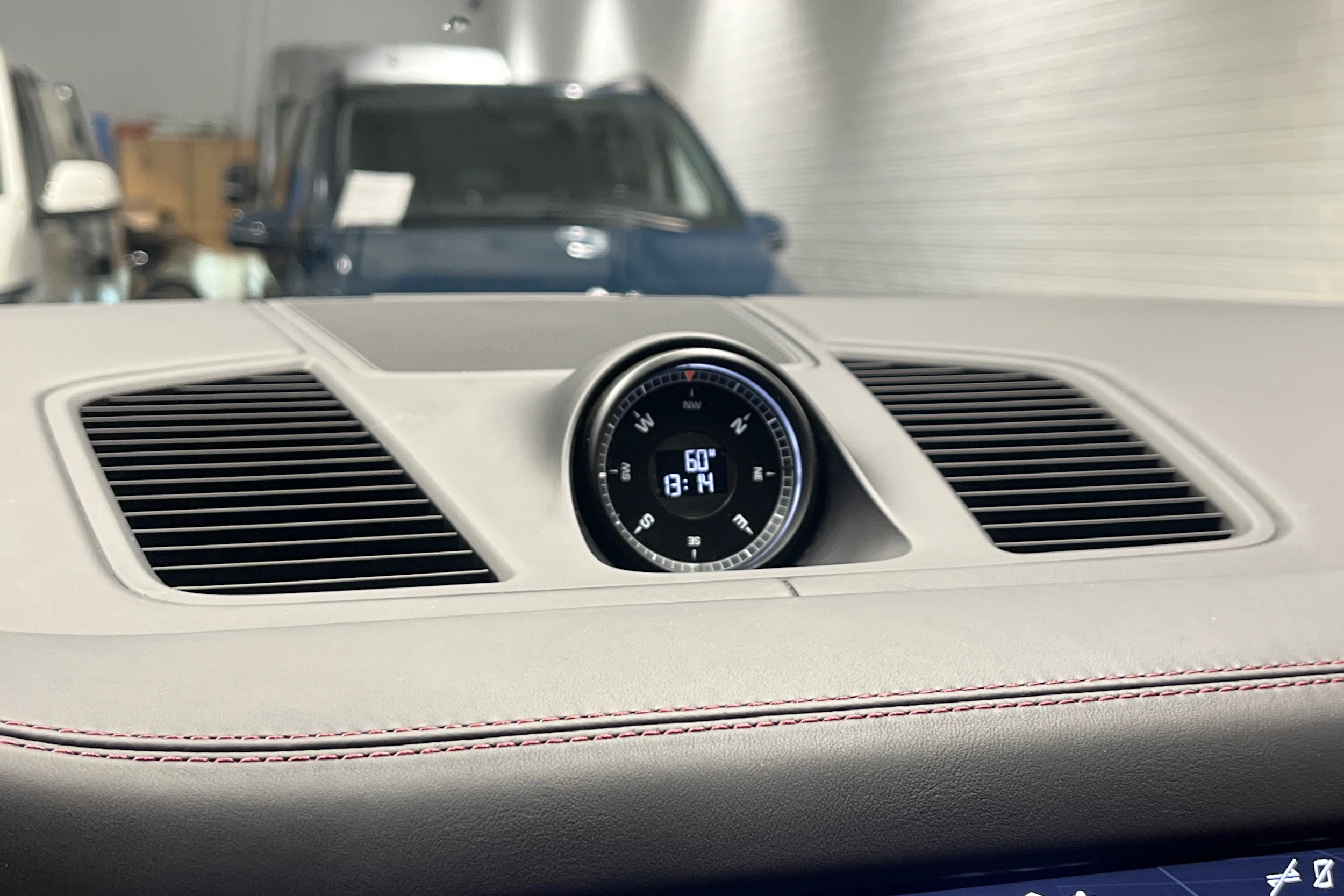 harmaa Porsche Cayenne 2019 kuva 20.