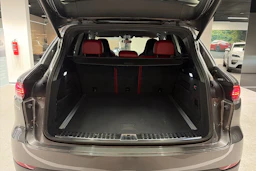 harmaa Porsche Cayenne 2019 kuva 26.