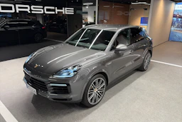 harmaa Porsche Cayenne 2019 kuva 31.