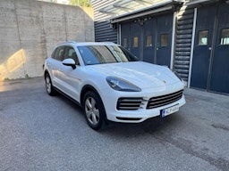 Valkoinen Porsche Cayenne 2019 kuva 1.