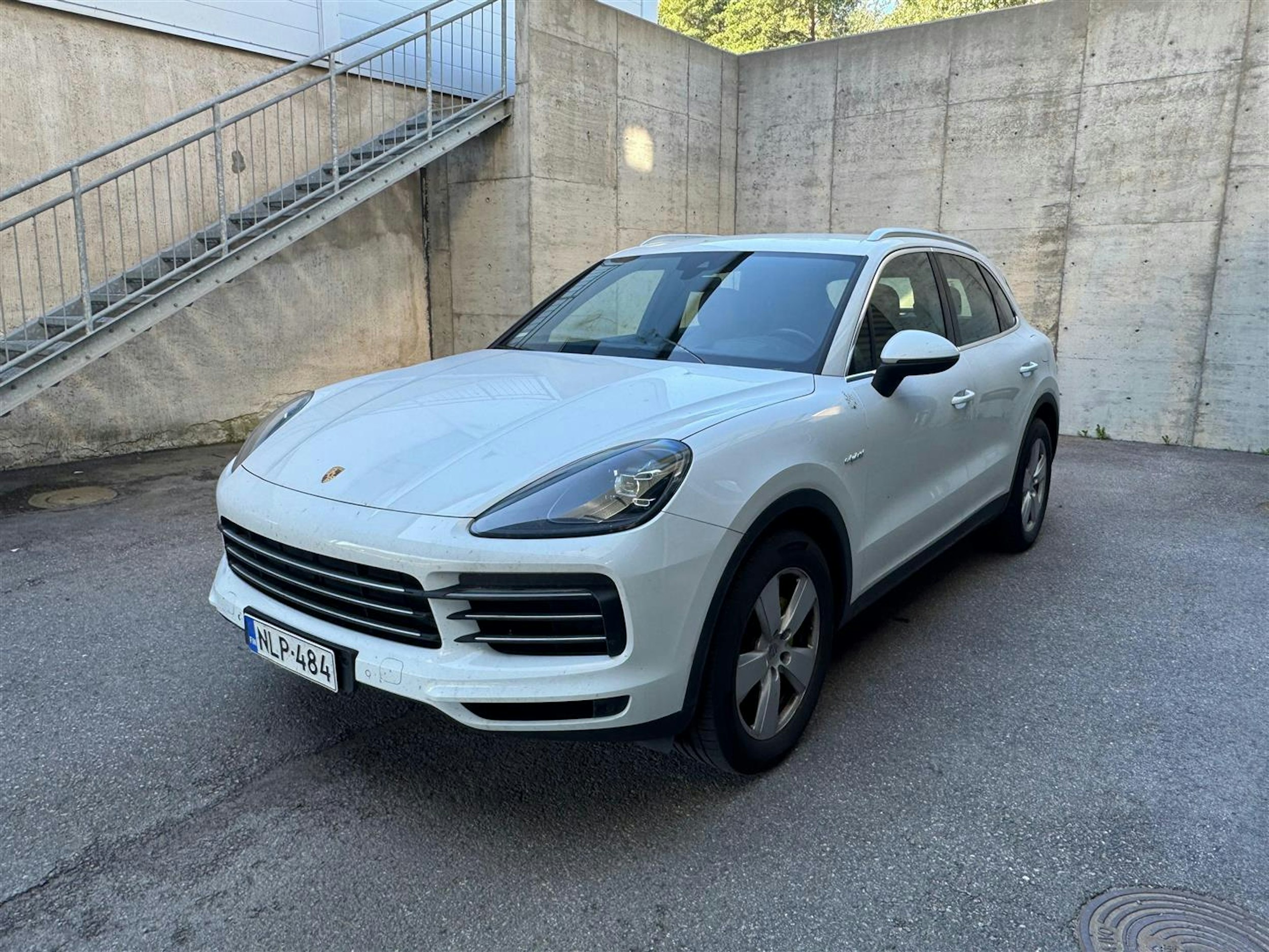 Valkoinen Porsche Cayenne 2019 kuva 4.