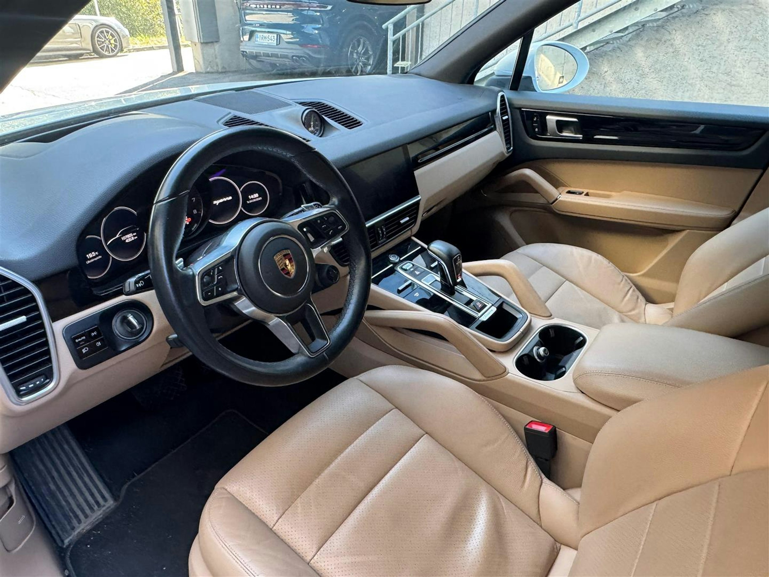 Valkoinen Porsche Cayenne 2019 kuva 5.