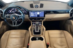 Valkoinen Porsche Cayenne 2019 kuva 7.