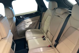 Valkoinen Porsche Cayenne 2019 kuva 8.