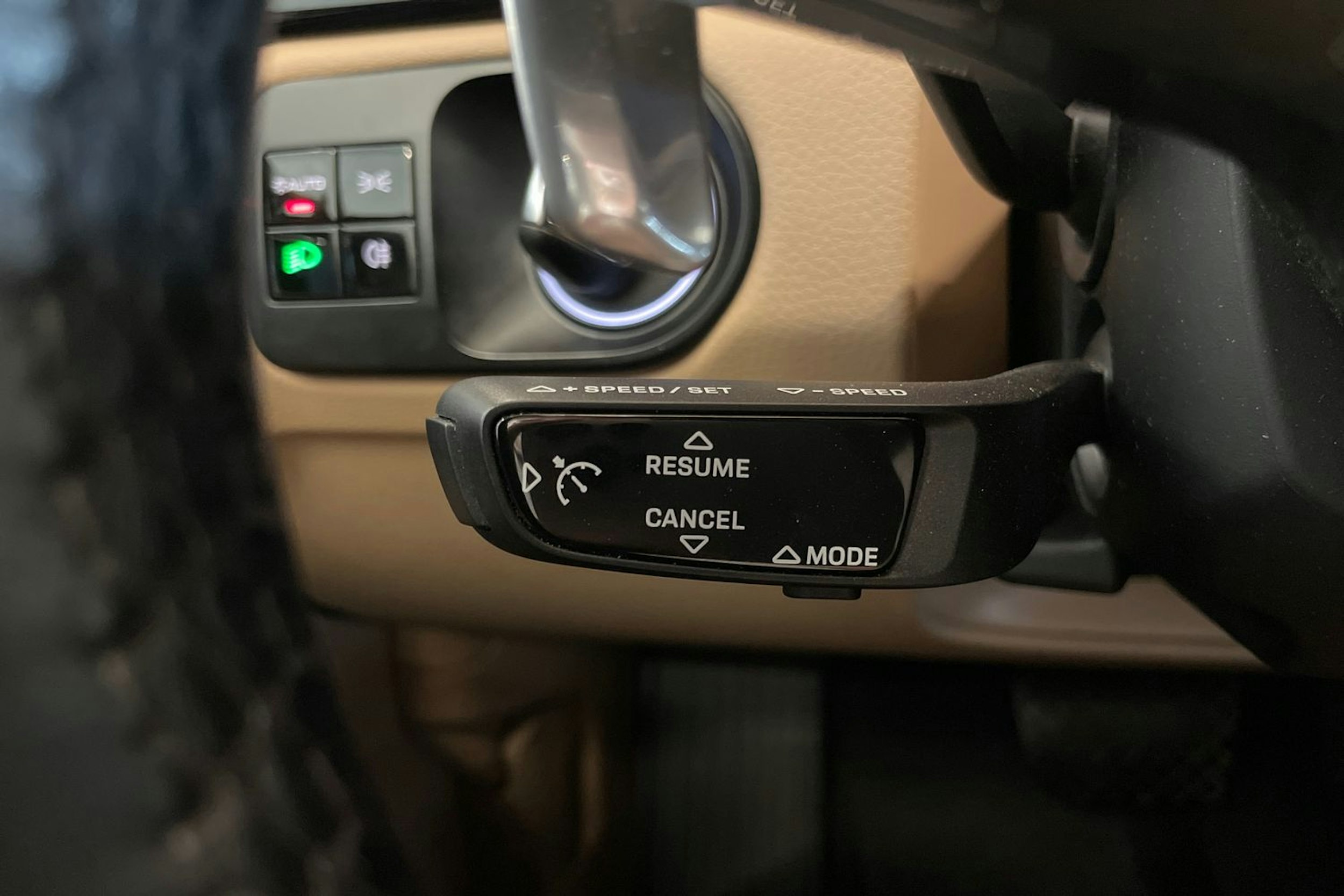 Valkoinen Porsche Cayenne 2019 kuva 15.