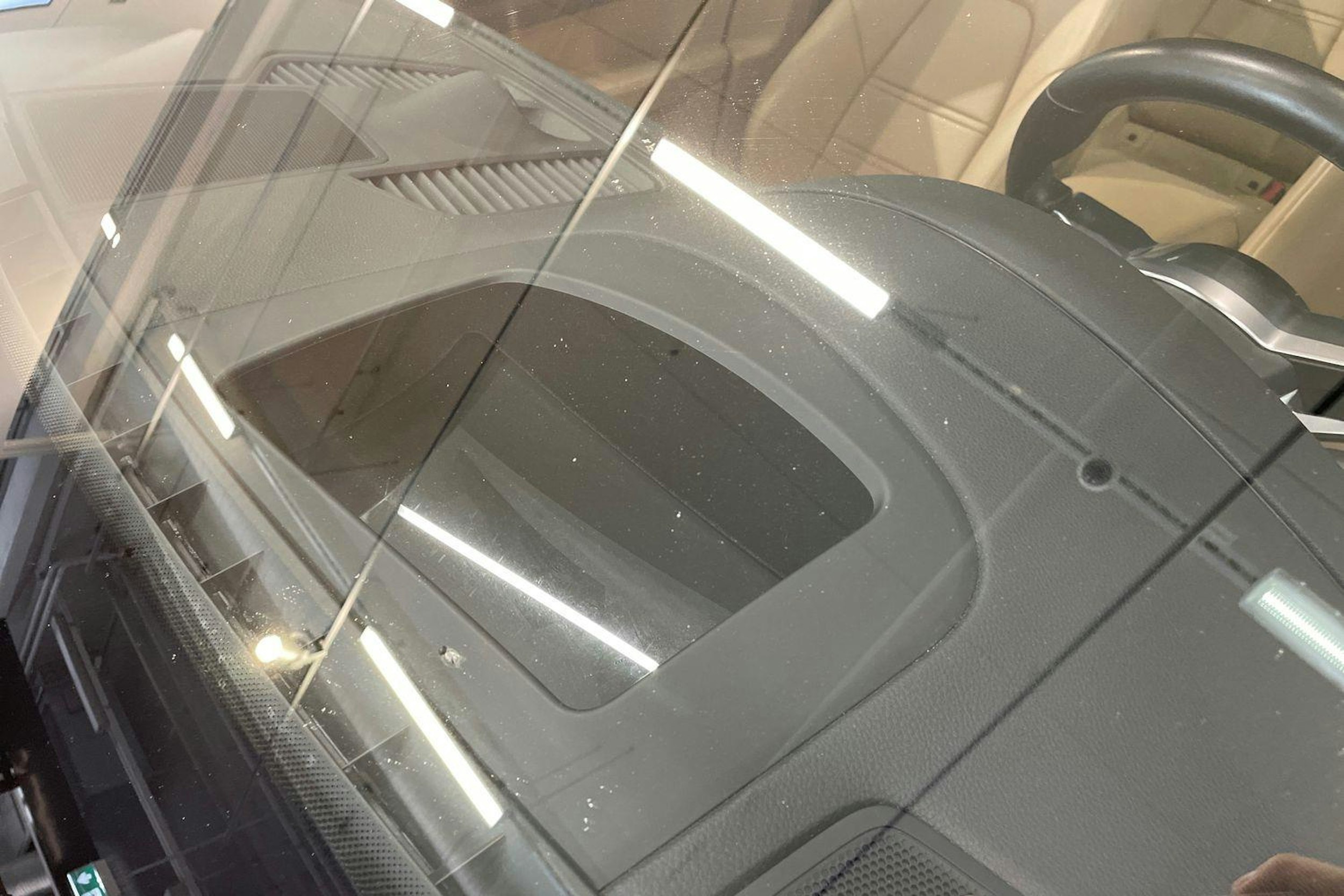 Harmaa Porsche Cayenne 2019 kuva 23.