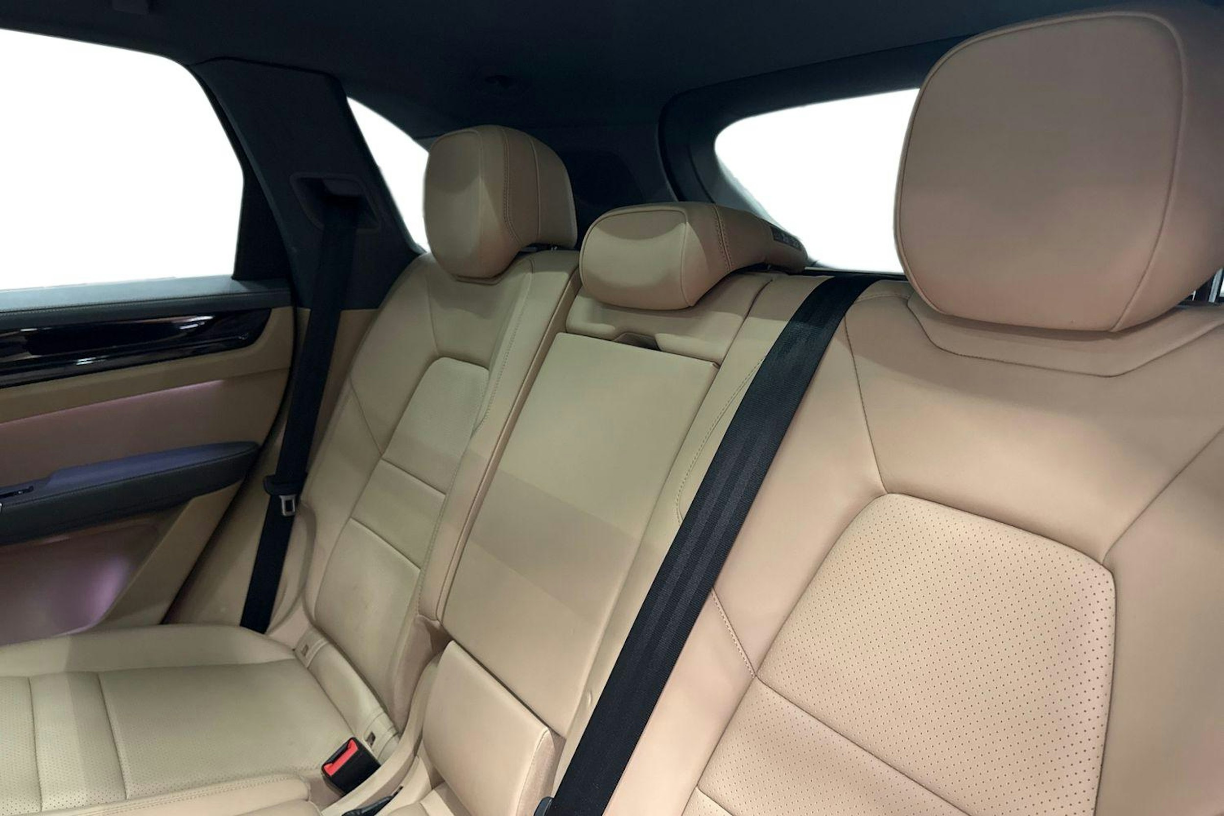 Valkoinen Porsche Cayenne 2019 kuva 8.