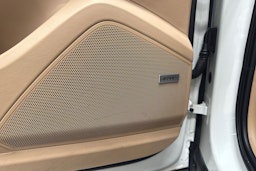 Valkoinen Porsche Cayenne 2019 kuva 11.