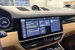 Valkoinen Porsche Cayenne 2019 kuva 13.