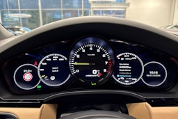 Valkoinen Porsche Cayenne 2019 kuva 14.