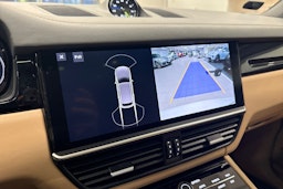 Valkoinen Porsche Cayenne 2019 kuva 15.