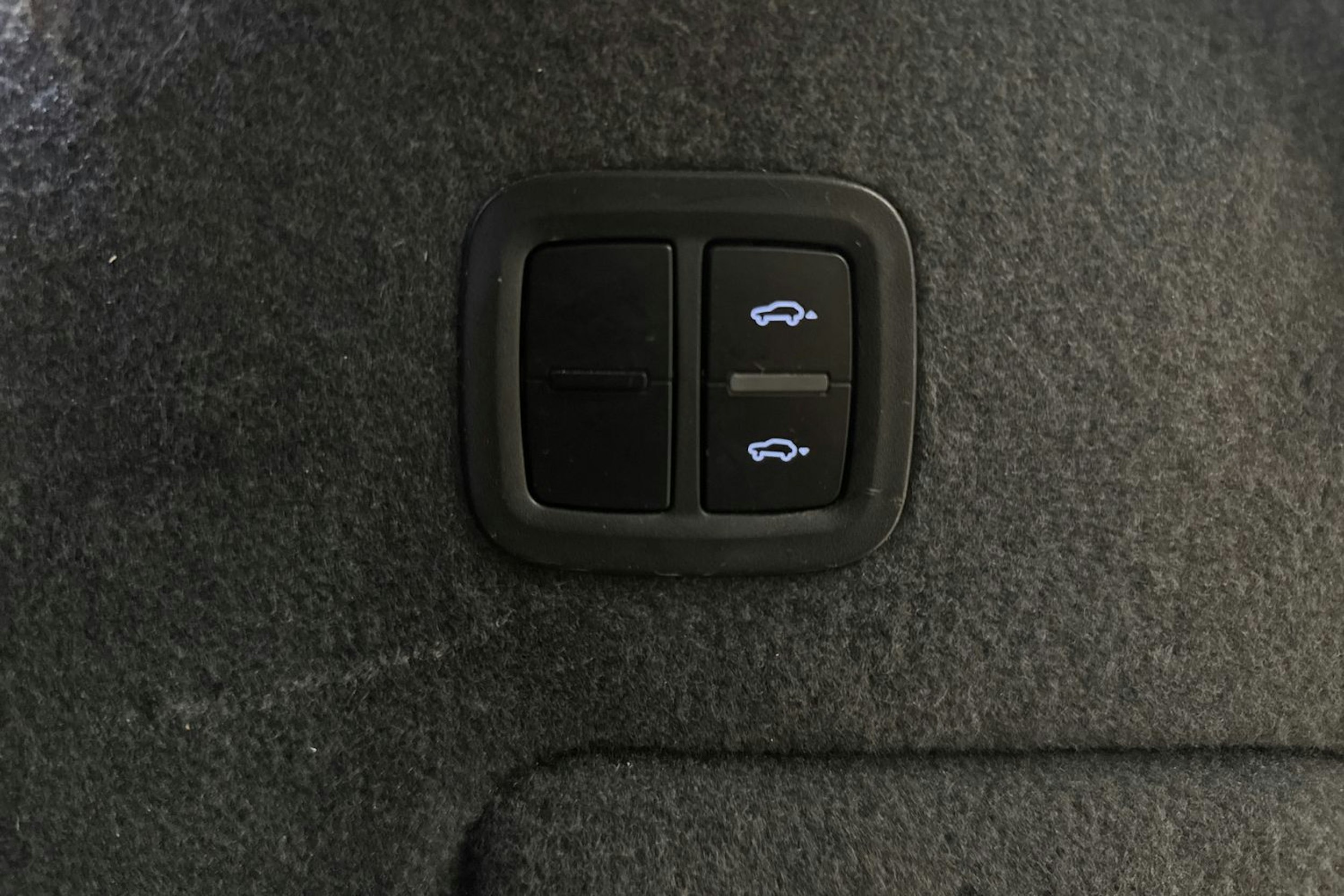 Valkoinen Porsche Cayenne 2019 kuva 18.