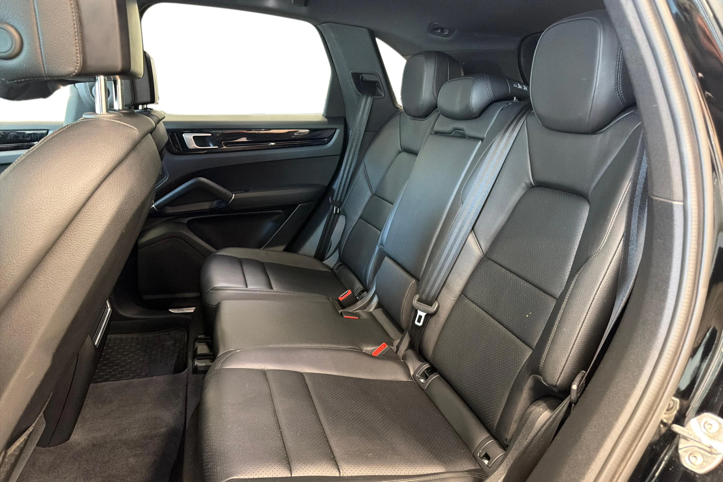 Musta Porsche Cayenne 2019 kuva 9.