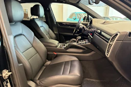 Musta Porsche Cayenne 2019 kuva 13.