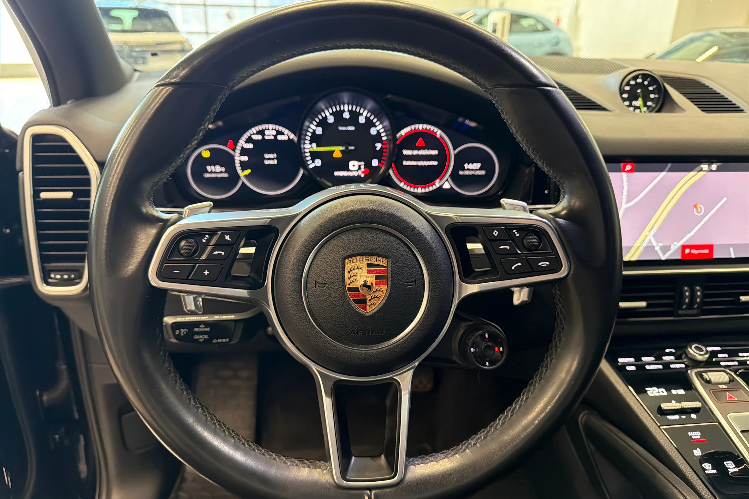 Musta Porsche Cayenne 2019 kuva 16.