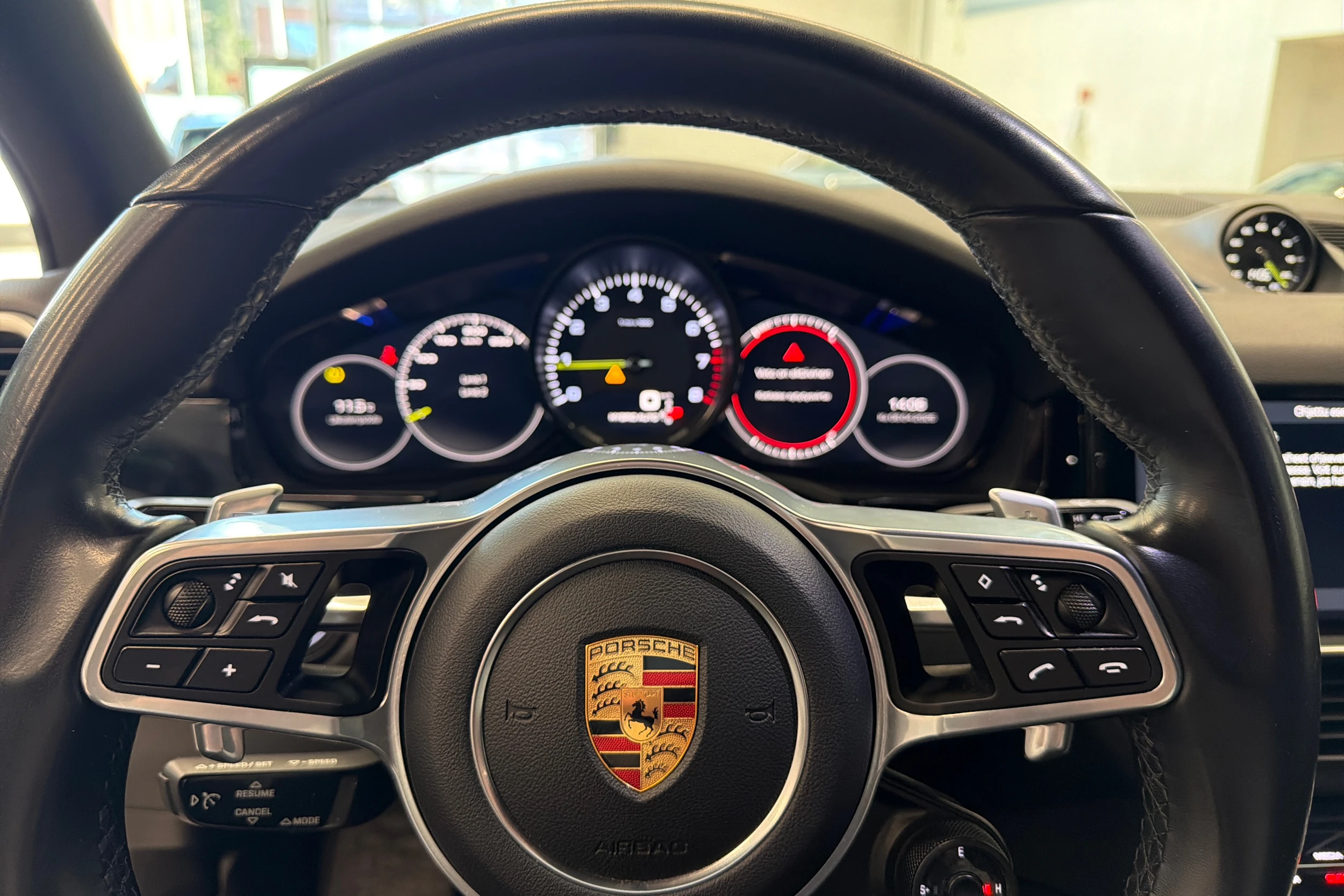 Musta Porsche Cayenne 2019 kuva 17.