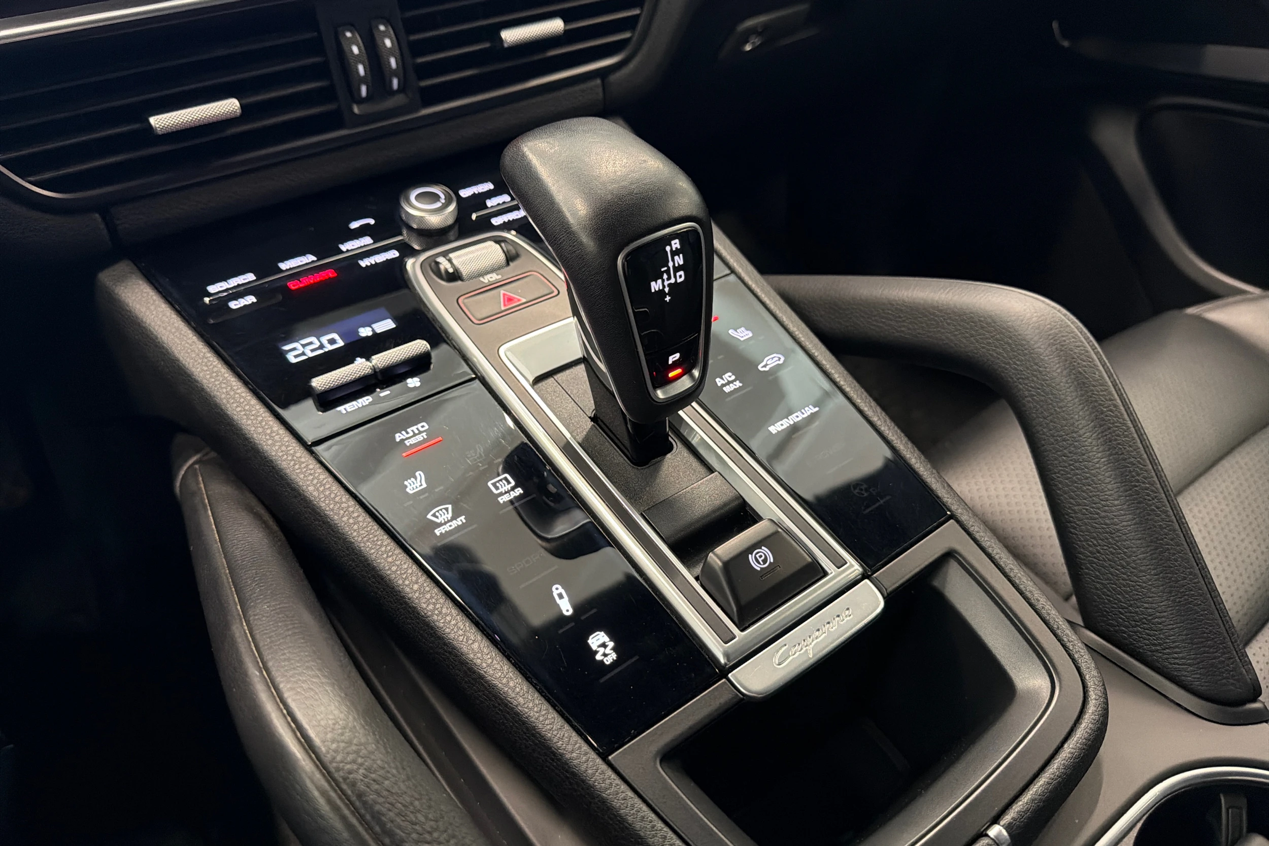 Musta Porsche Cayenne 2019 kuva 19.