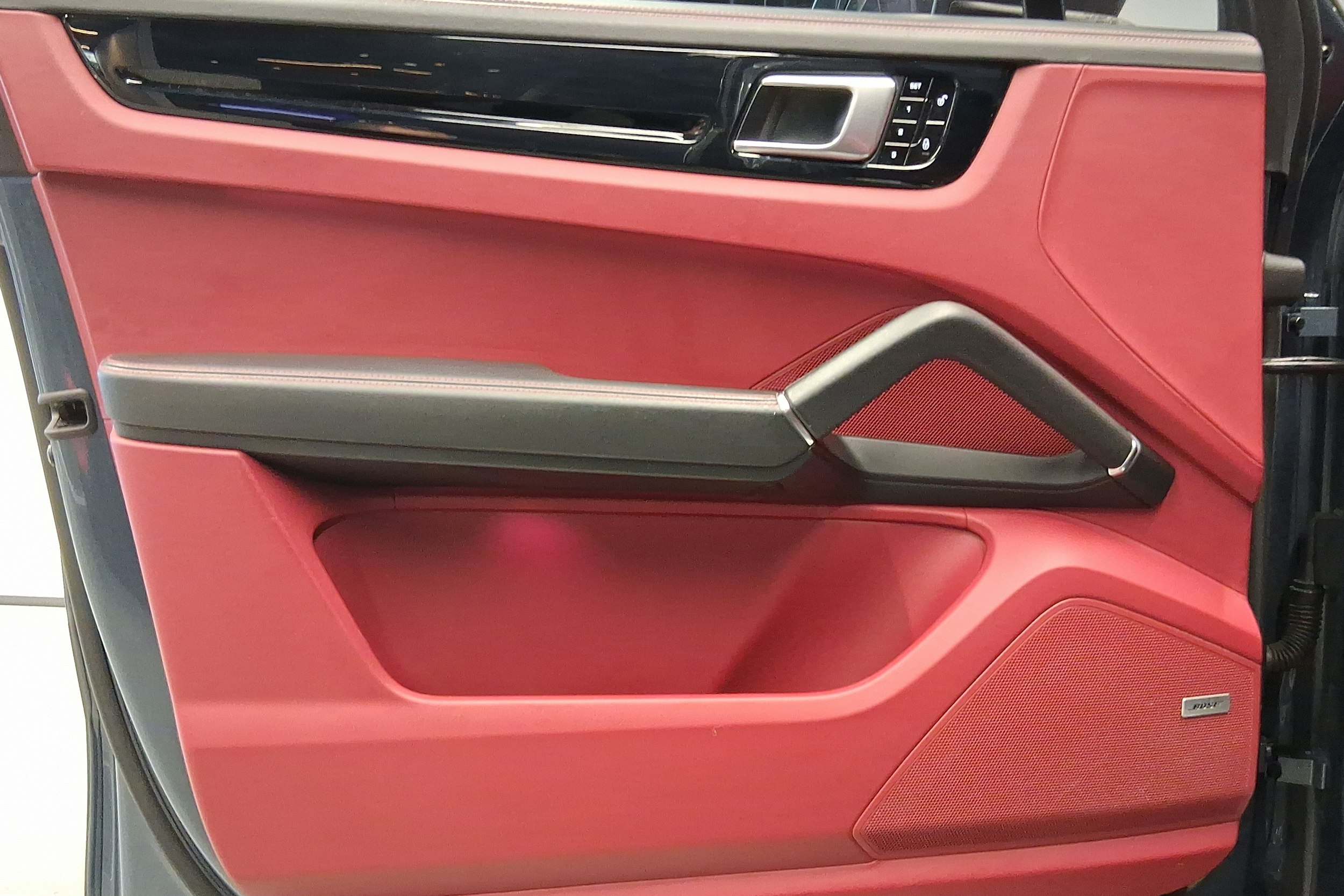 sininen Porsche Cayenne 2019 kuva 12.