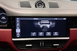 sininen Porsche Cayenne 2019 kuva 20.