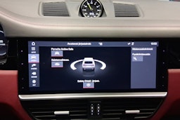 sininen Porsche Cayenne 2019 kuva 21.