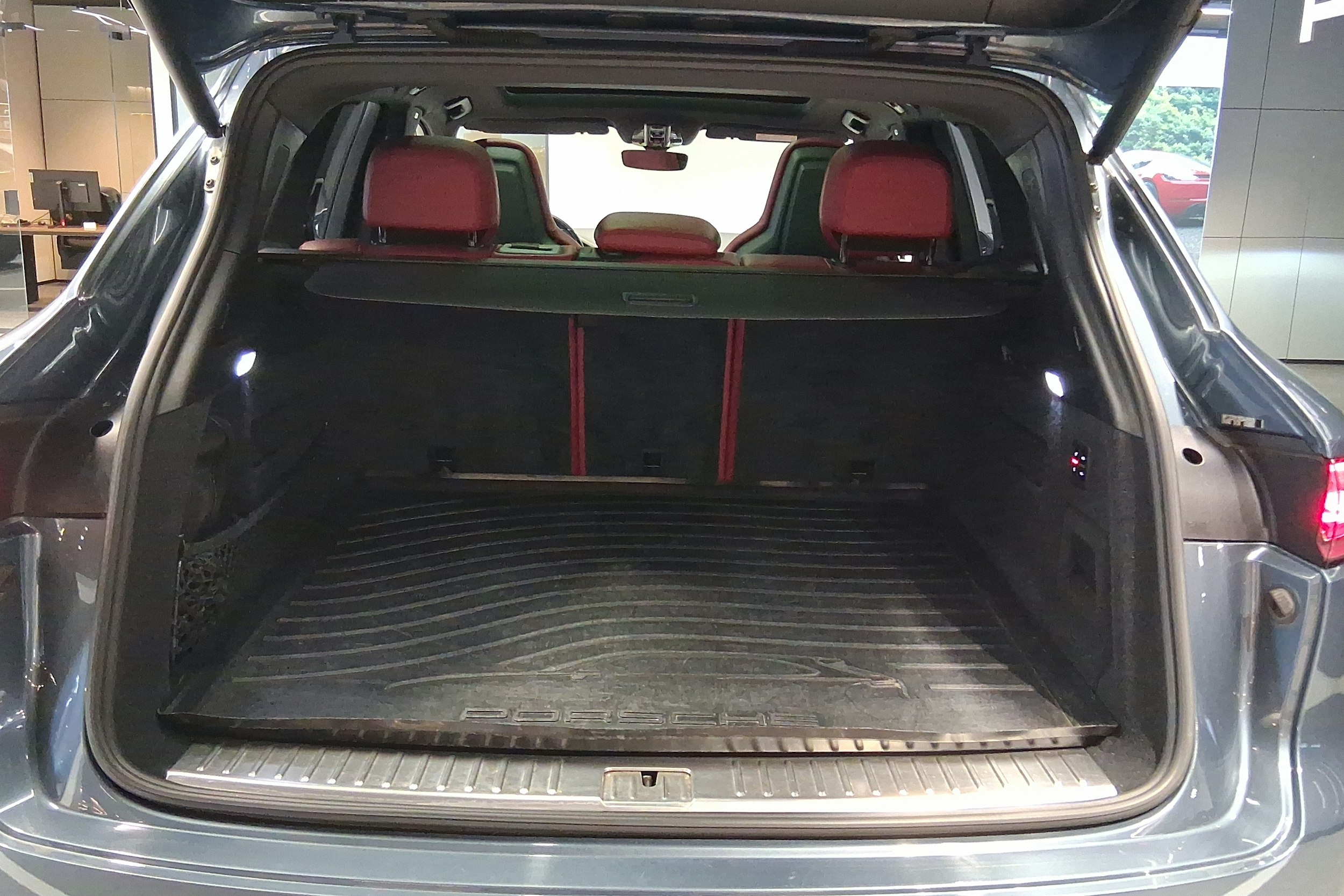 sininen Porsche Cayenne 2019 kuva 25.