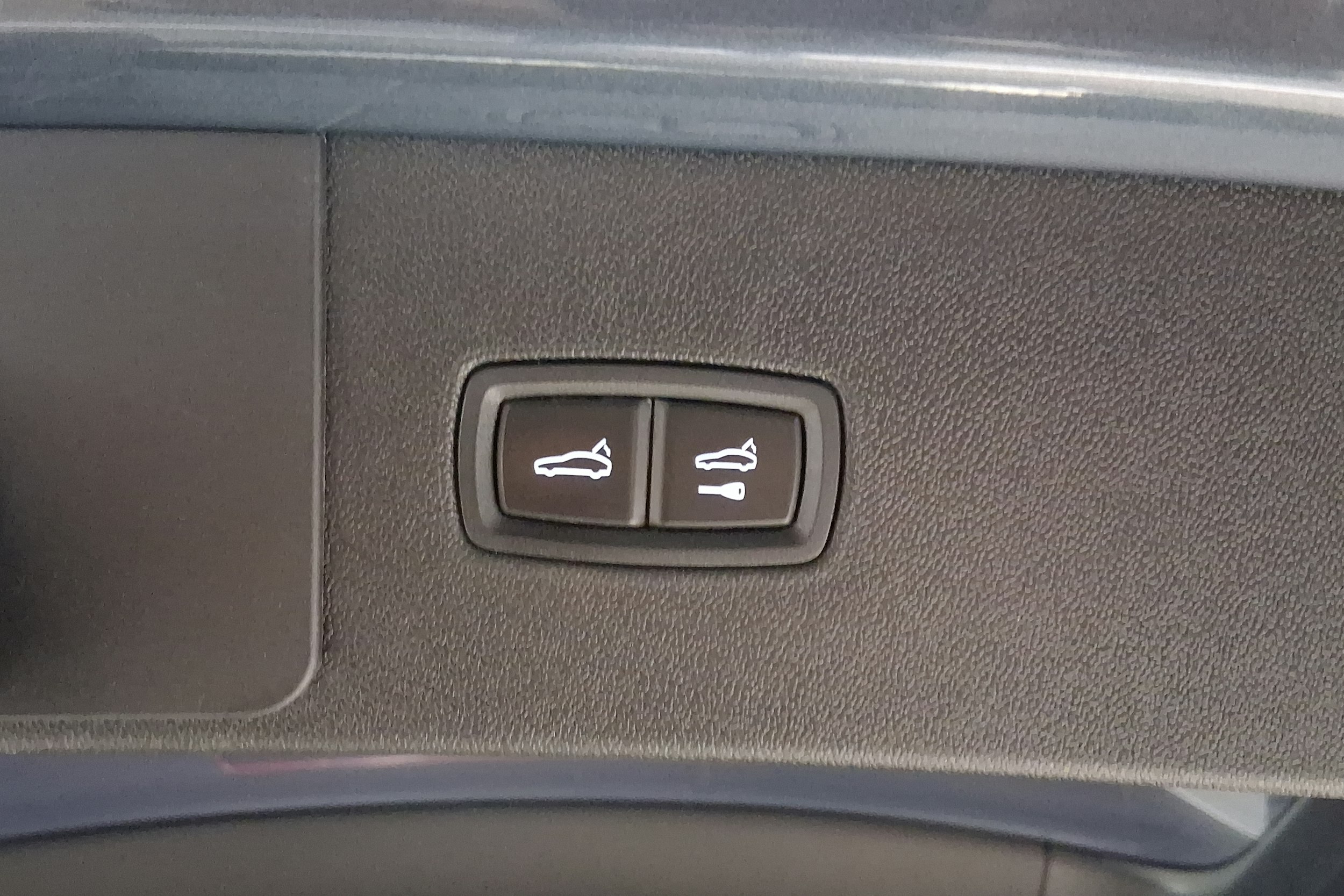 sininen Porsche Cayenne 2019 kuva 28.