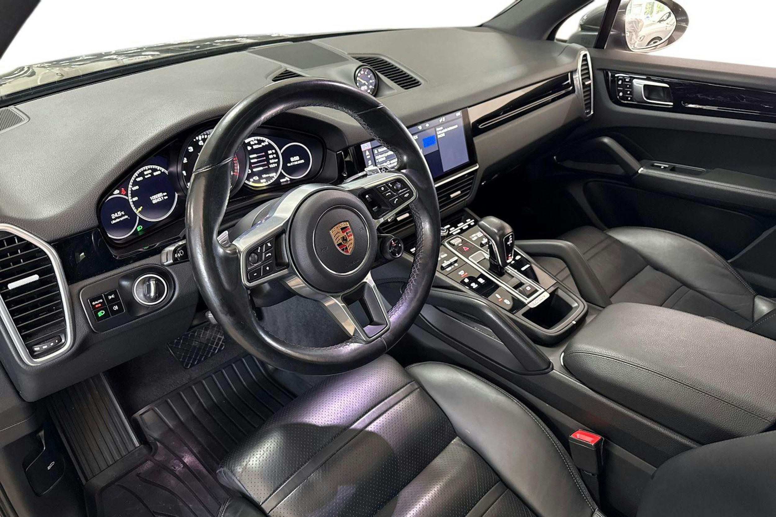 harmaa Porsche Cayenne 2020 kuva 6.