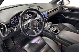 harmaa Porsche Cayenne 2020 kuva 6.