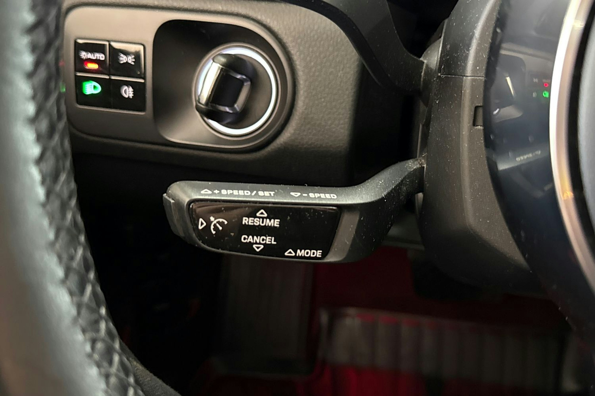 harmaa Porsche Cayenne 2020 kuva 18.