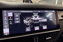harmaa Porsche Cayenne 2020 kuva 28.