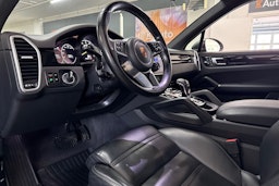 harmaa Porsche Cayenne 2020 kuva 37.