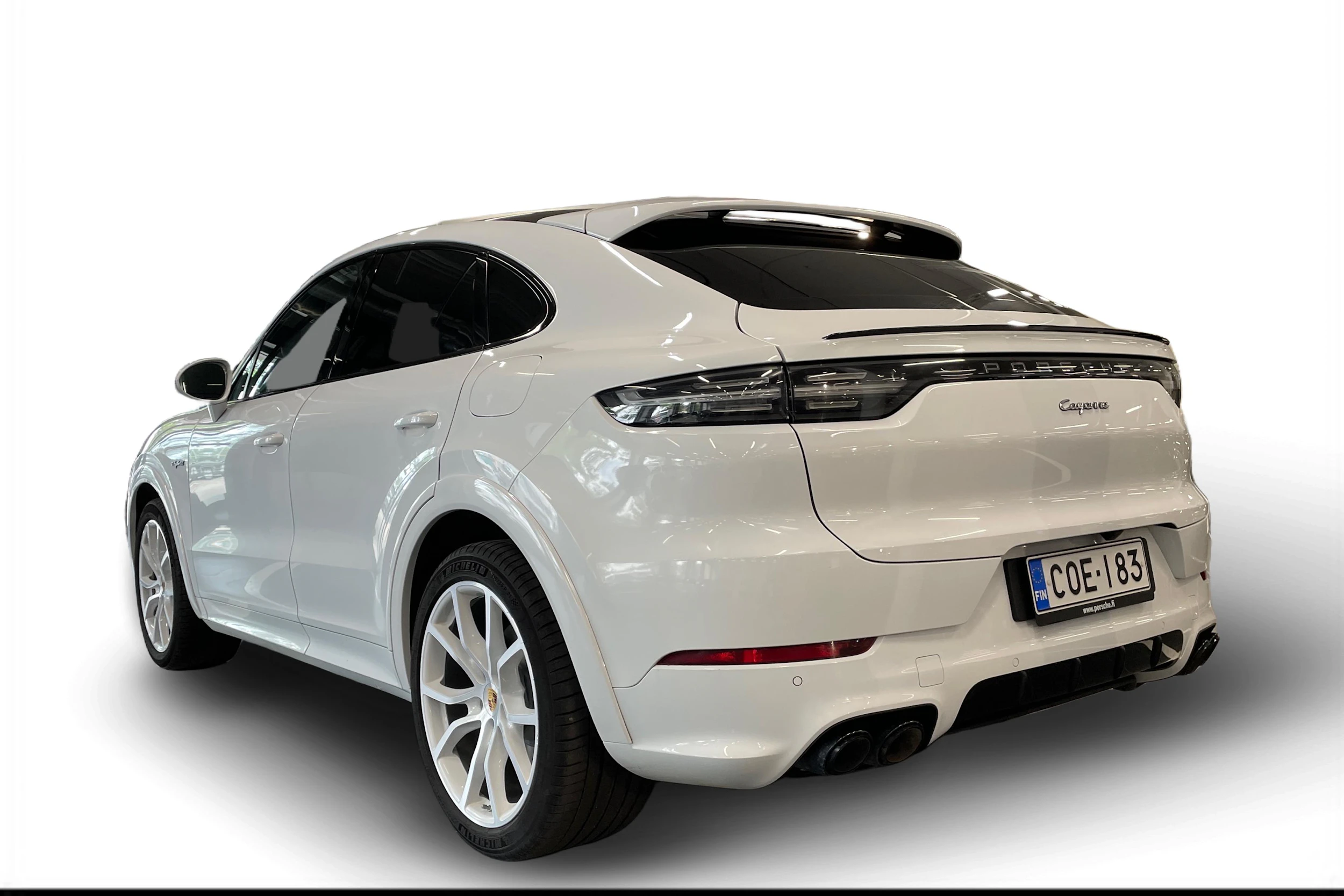valkoinen Porsche Cayenne 2020 kuva 2.