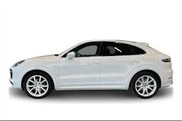 valkoinen Porsche Cayenne 2020 kuva 6.