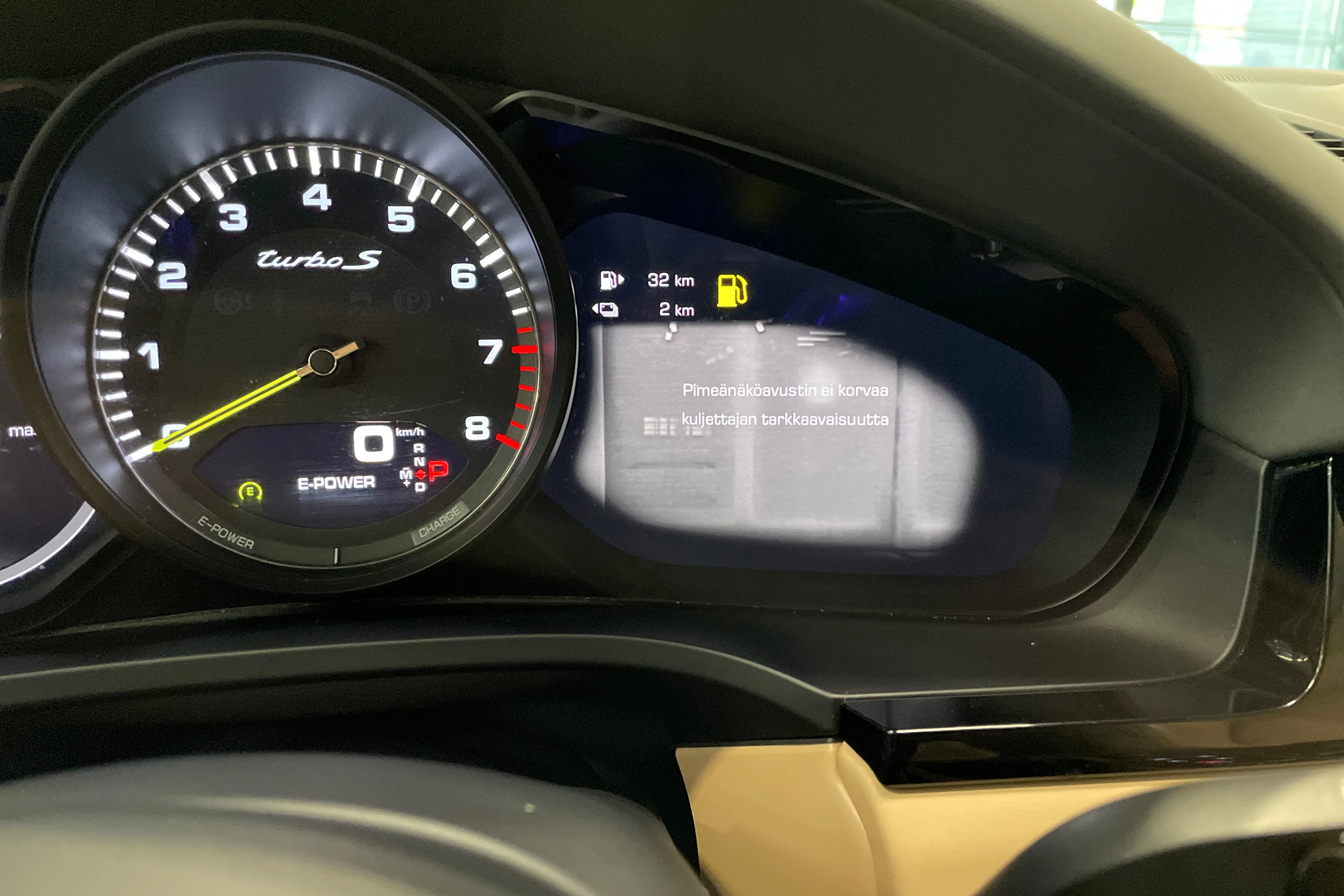 sininen Porsche Cayenne 2020 kuva 28.