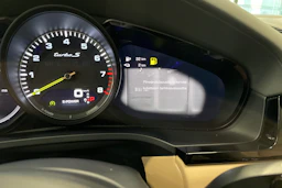 sininen Porsche Cayenne 2020 kuva 28.