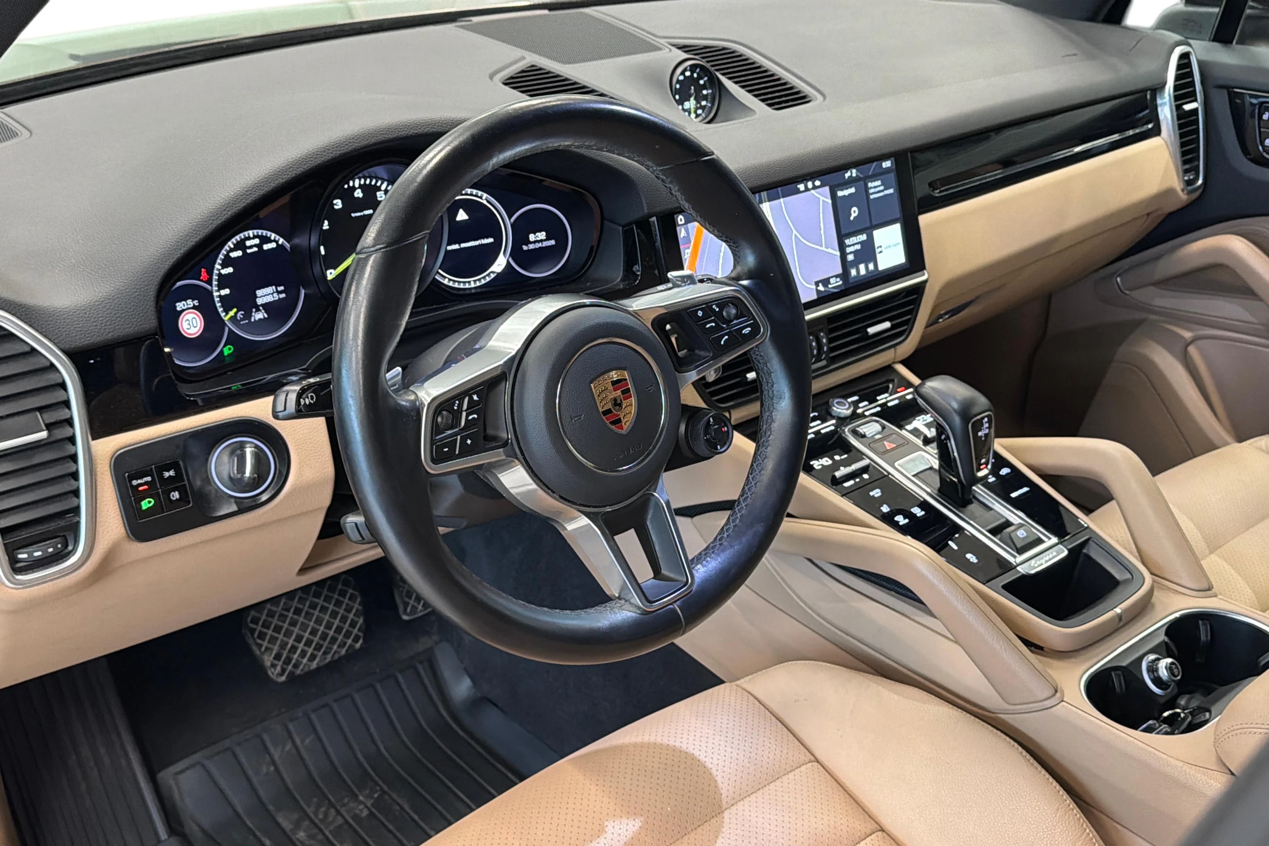 ruskea Porsche Cayenne 2020 kuva 7.