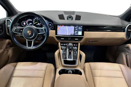 ruskea Porsche Cayenne 2020 kuva 8.