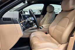 ruskea Porsche Cayenne 2020 kuva 10.