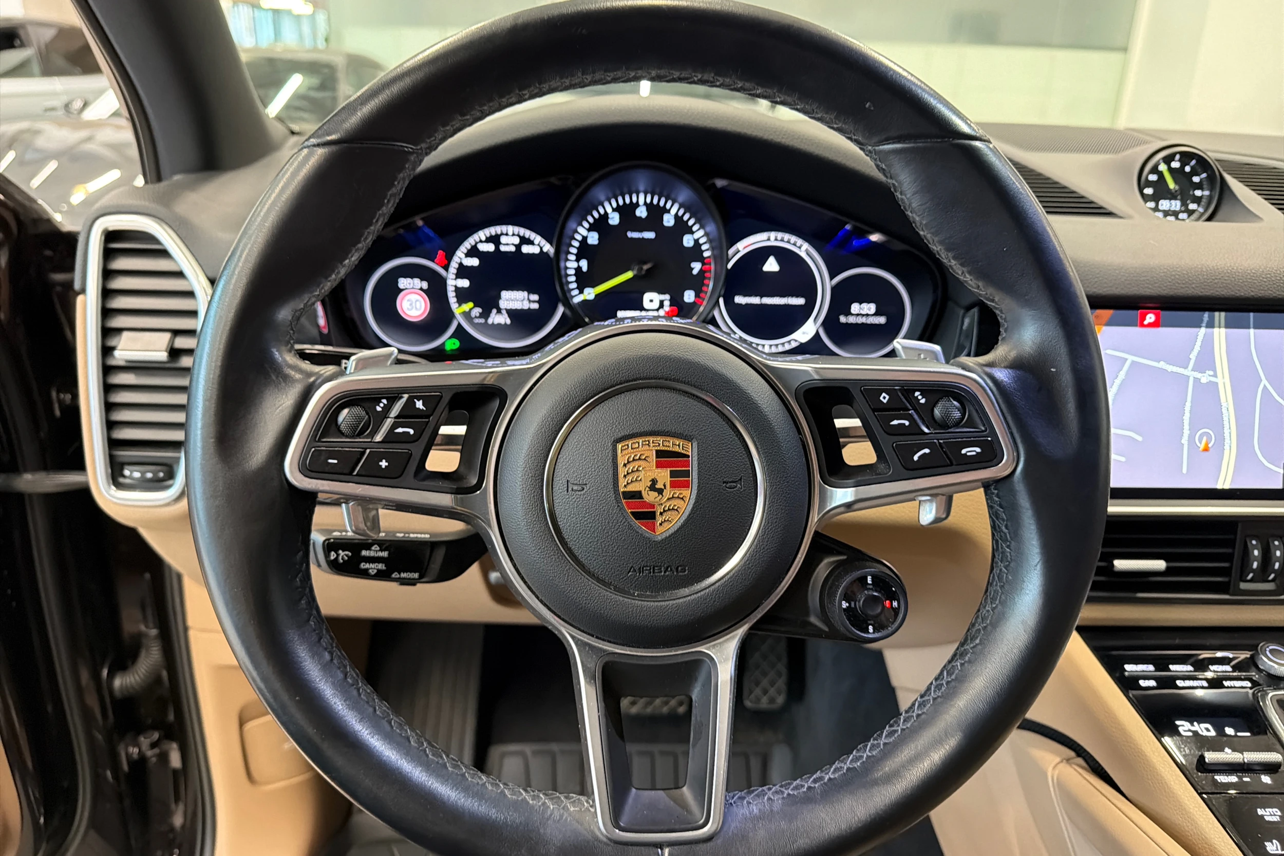 ruskea Porsche Cayenne 2020 kuva 17.