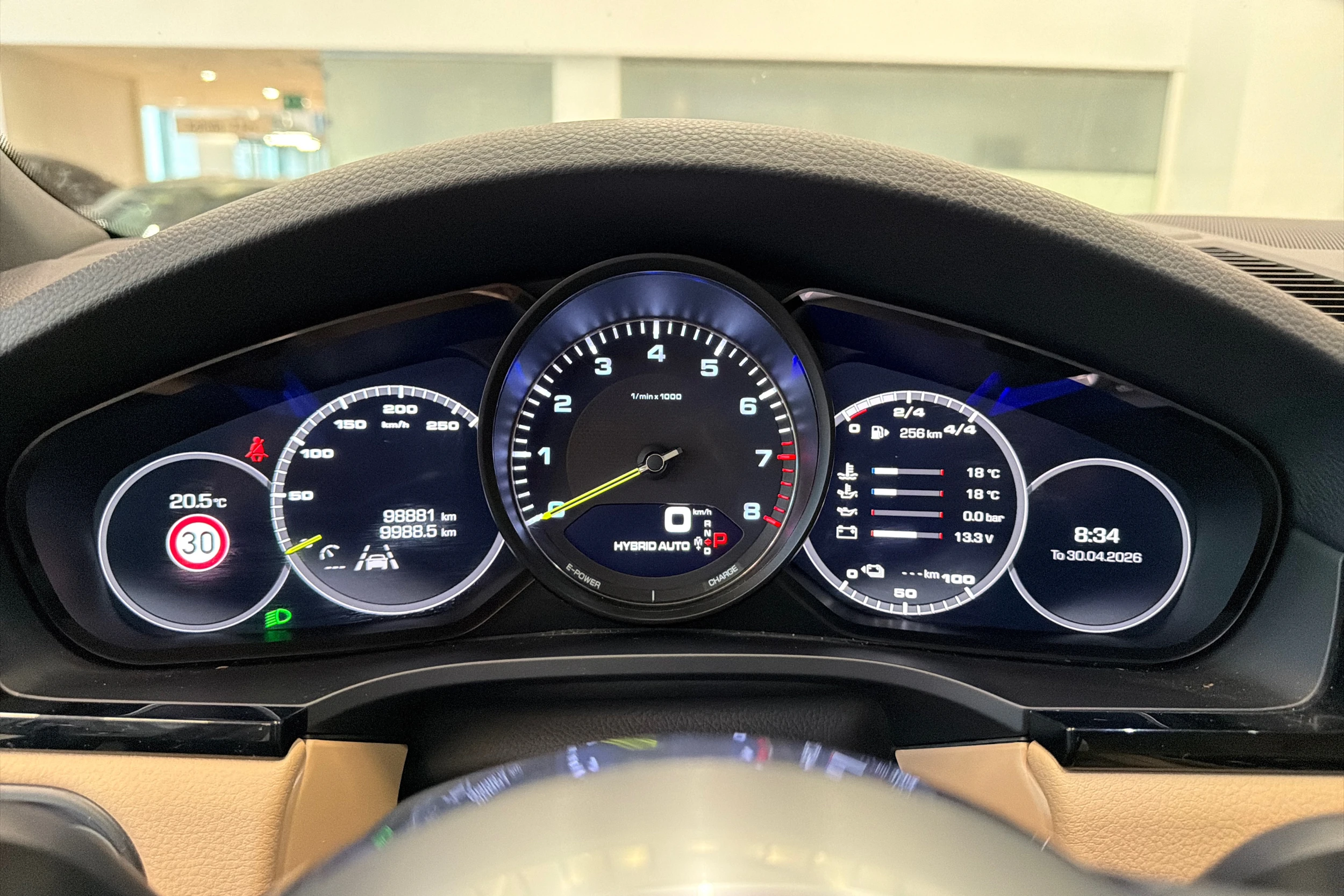ruskea Porsche Cayenne 2020 kuva 20.