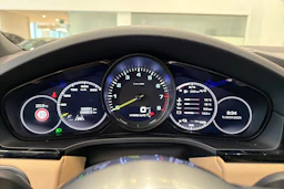 ruskea Porsche Cayenne 2020 kuva 20.