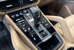 ruskea Porsche Cayenne 2020 kuva 21.