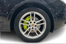 Musta Porsche Cayenne 2020 kuva 9.