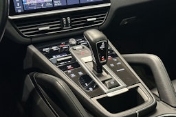 Musta Porsche Cayenne 2020 kuva 14.