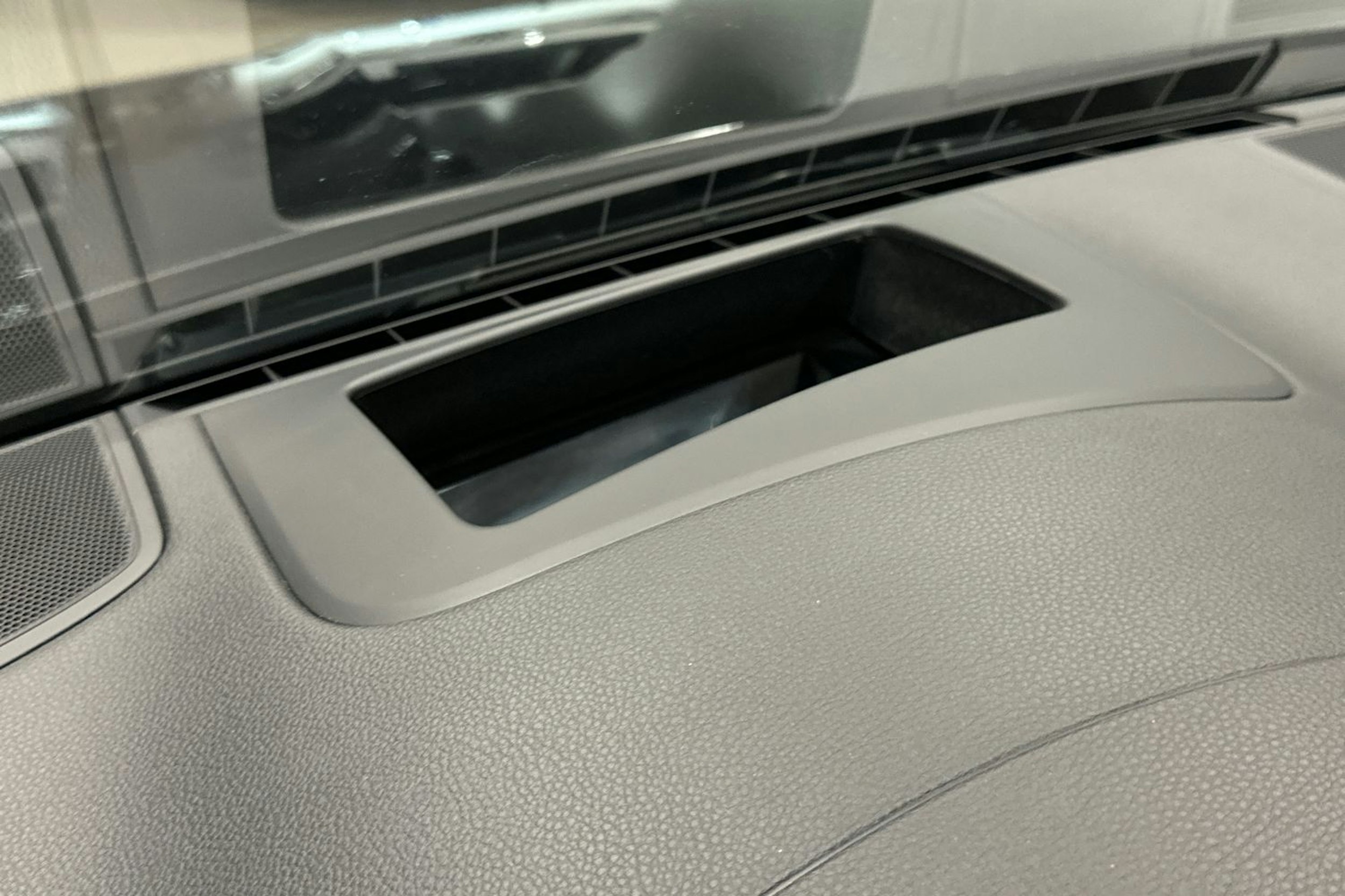 Musta Porsche Cayenne 2020 kuva 20.