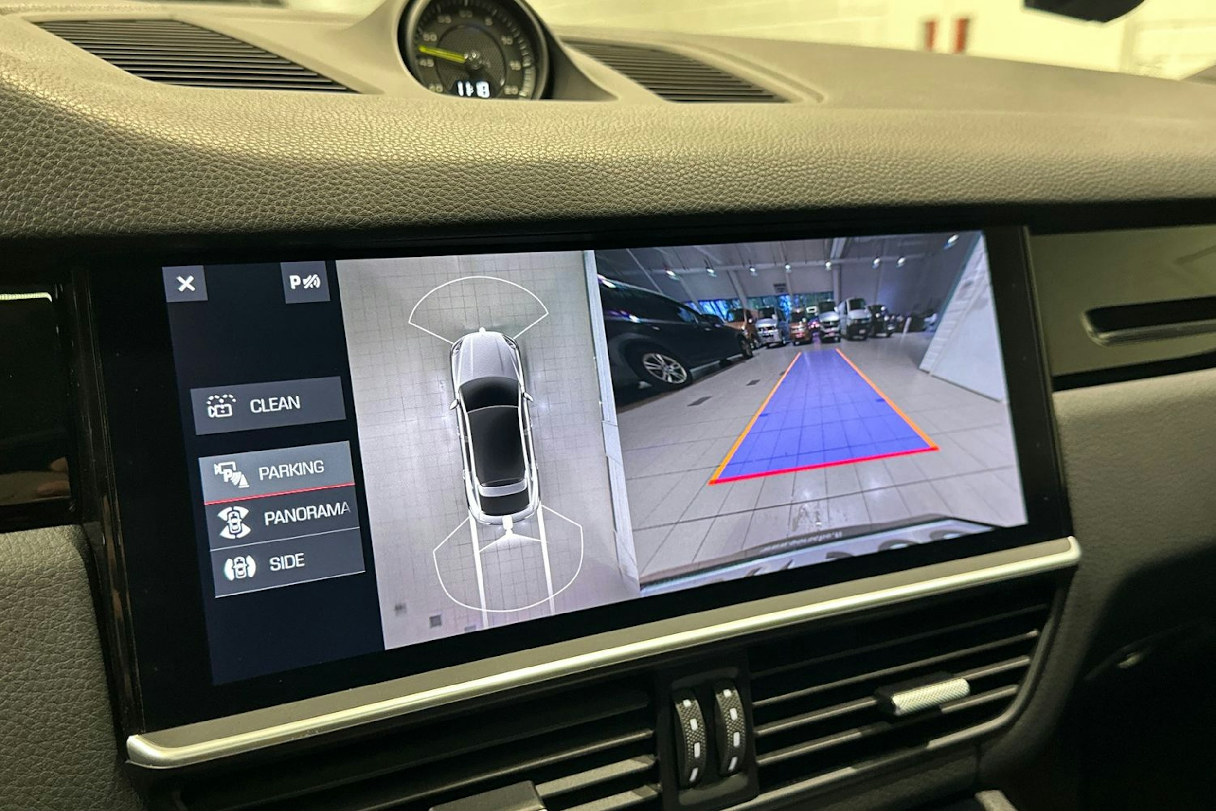 Musta Porsche Cayenne 2020 kuva 27.