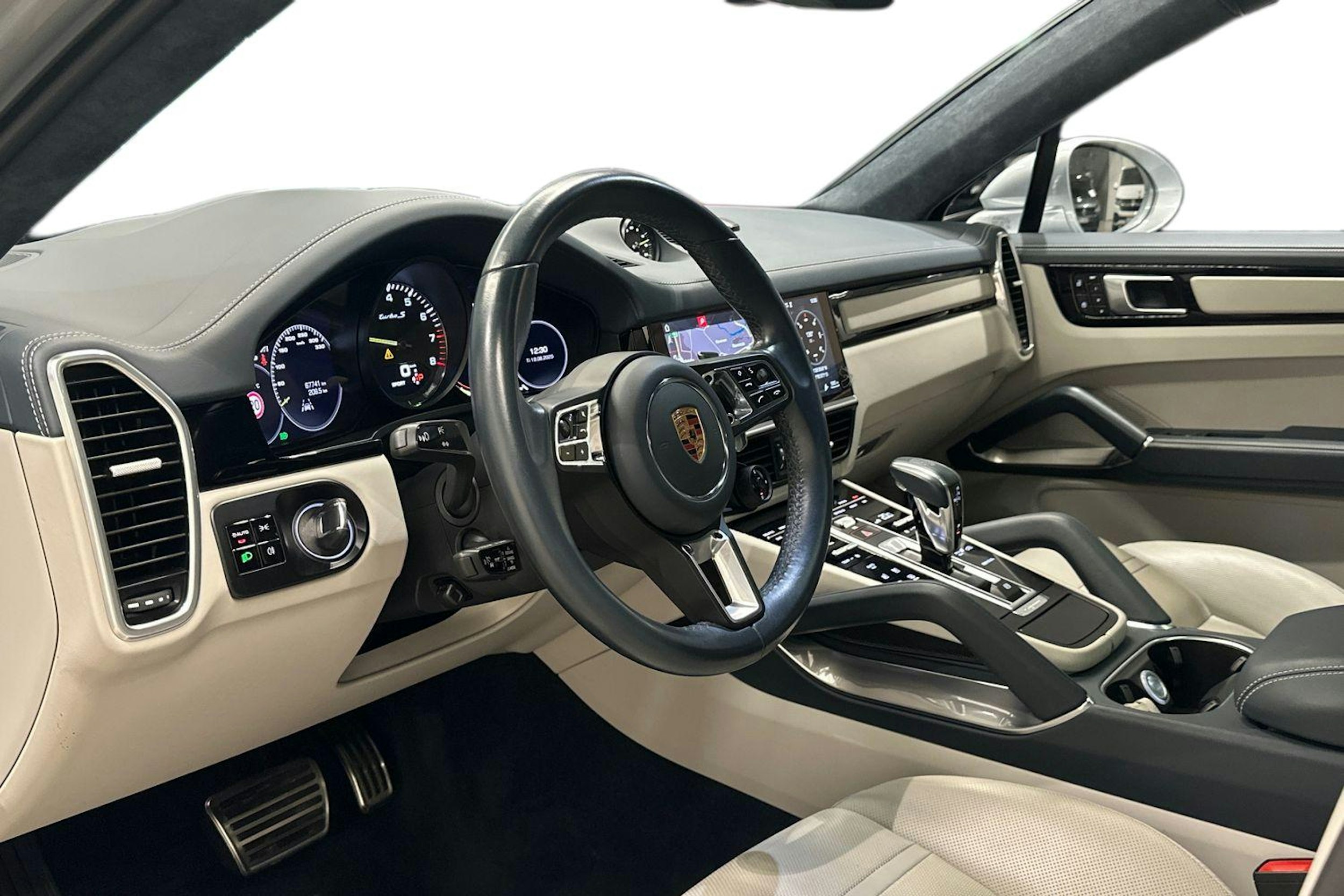hopea Porsche Cayenne 2020 kuva 6.