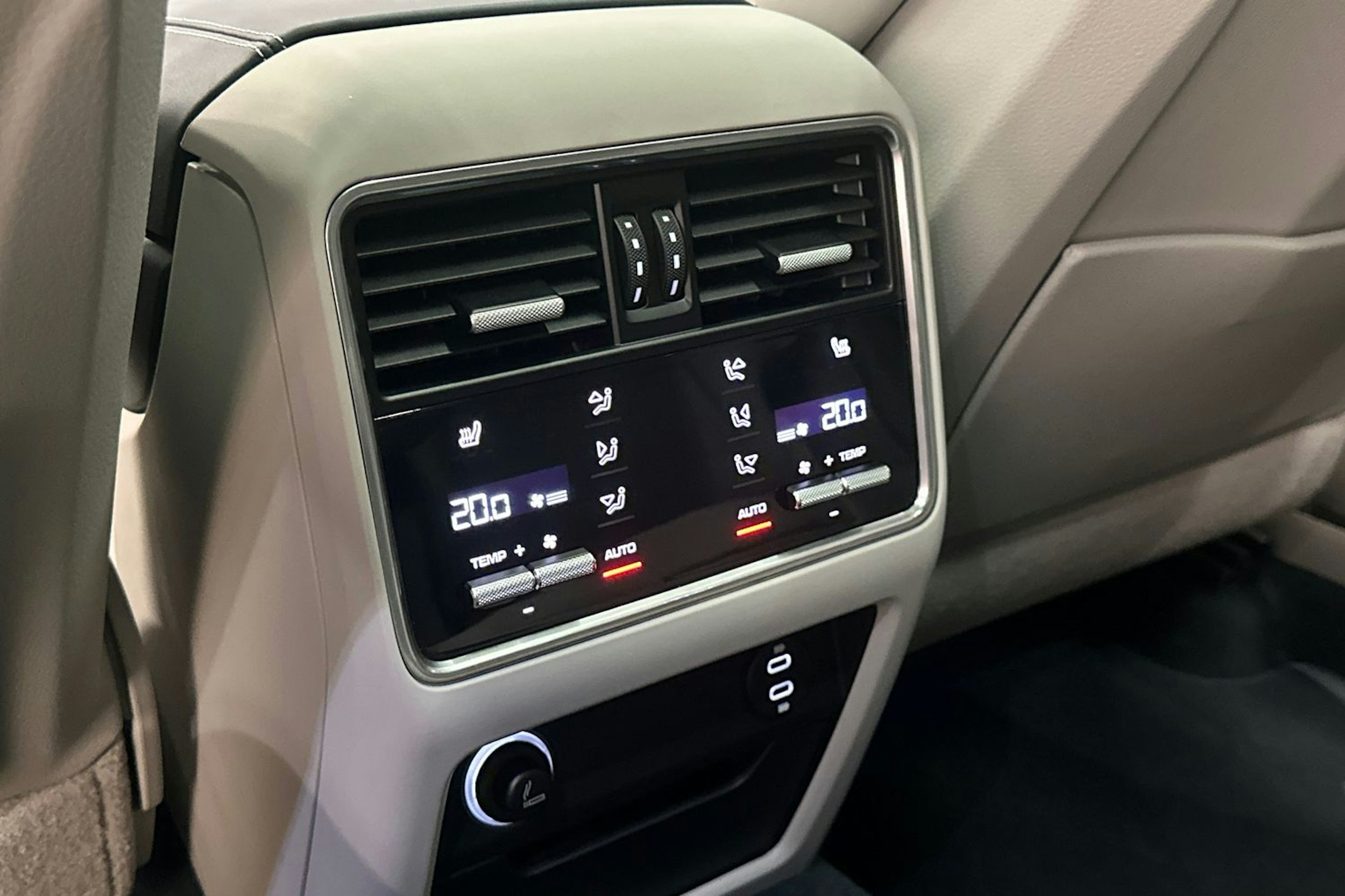 hopea Porsche Cayenne 2020 kuva 14.