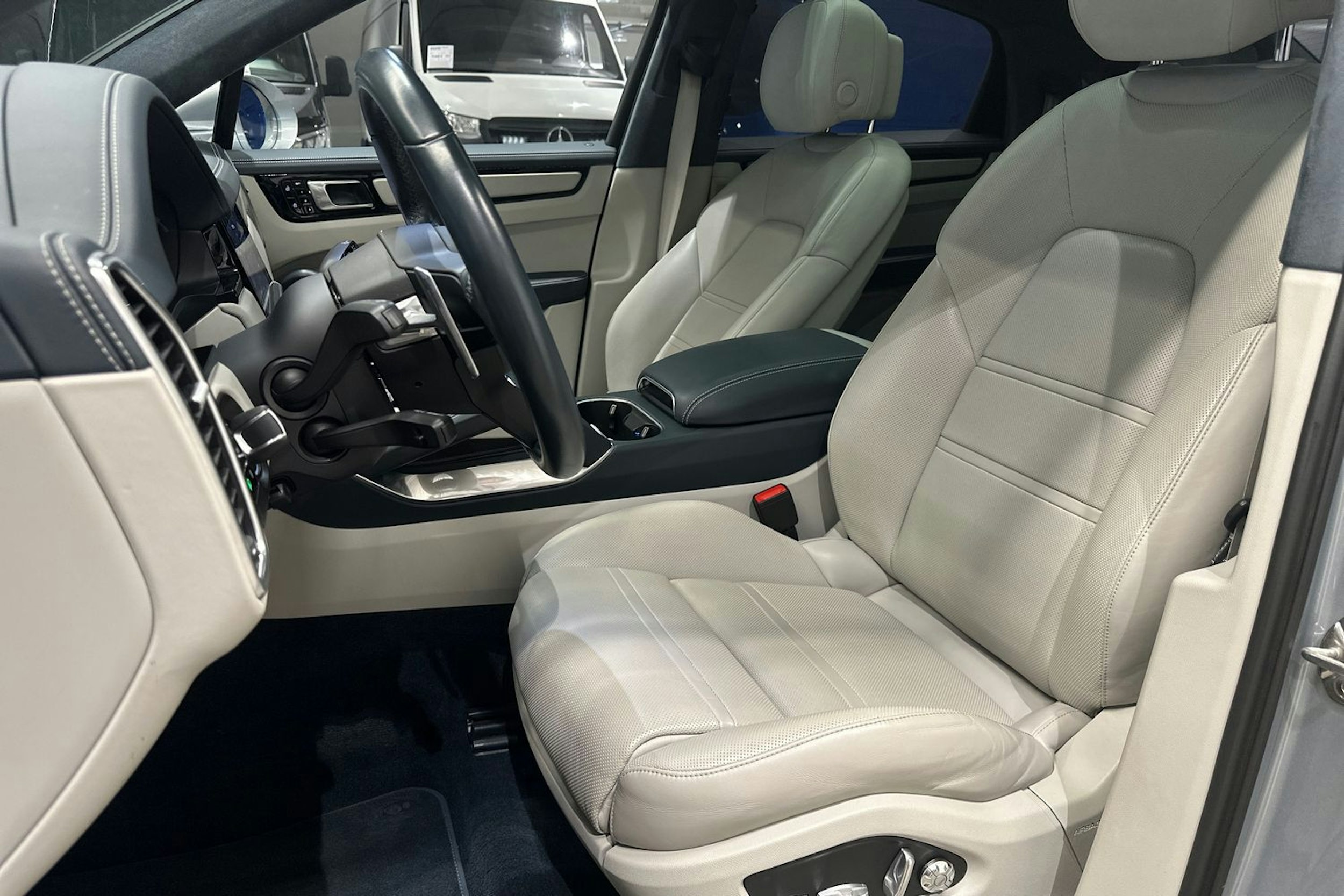 hopea Porsche Cayenne 2020 kuva 19.