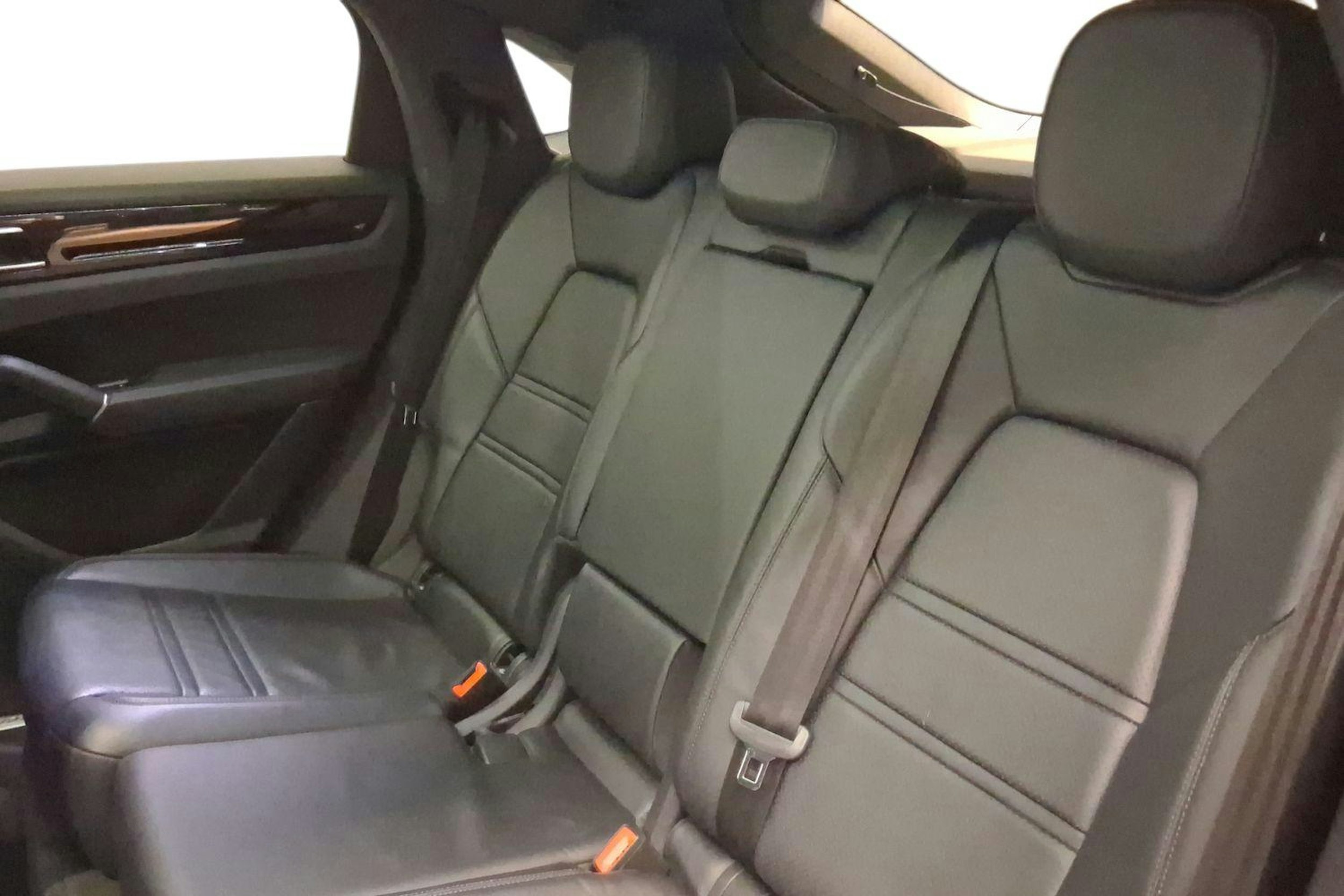 Musta Porsche Cayenne 2020 kuva 8.